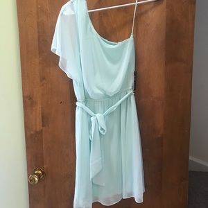 NWT. EXPRESS one shoulder mint green dress Size XS